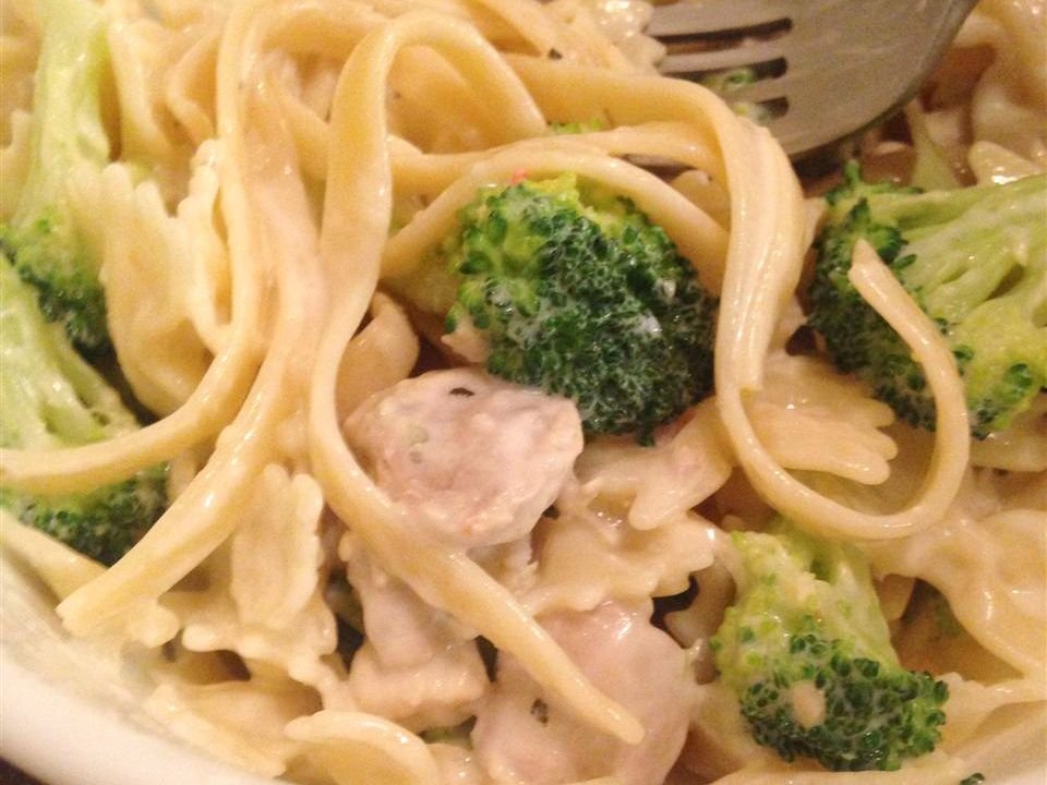 Easy Chicken and Broccoli Alfredo in 30 Minutes